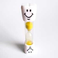 KLEPSYDRA POMAGAJĄCA W MYCIU ZĘBÓW (ŻÓŁTA)