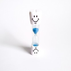 KLEPSYDRA POMAGAJĄCA W MYCIU ZĘBÓW (NIEBIESKA)